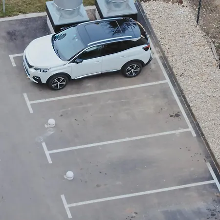 Premium Planet Deluxe & *