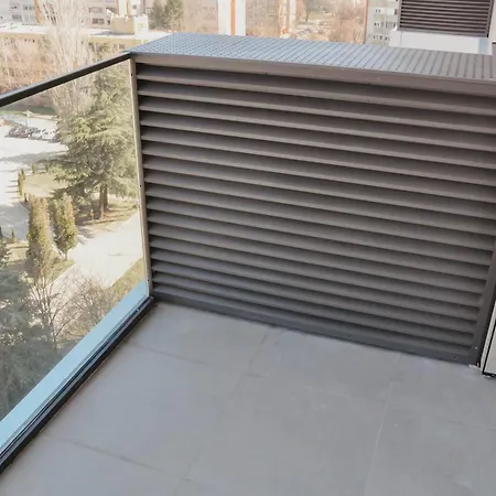 Premium Planet Deluxe & *