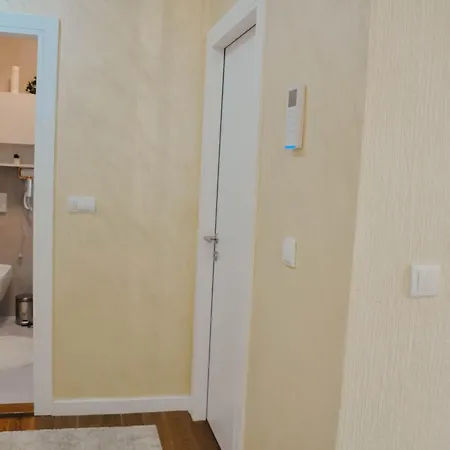 Premium Planet Deluxe & * Ni