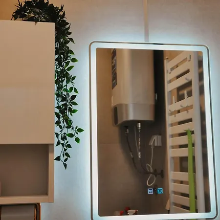 Premium Planet Deluxe Apartmán Ni