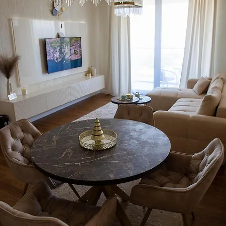 Premium Planet Deluxe & *