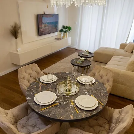 Premium Planet Deluxe & *