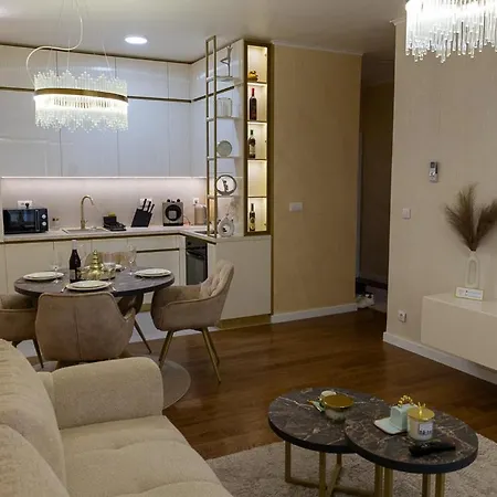 Premium Planet Deluxe & Apartmán Ni