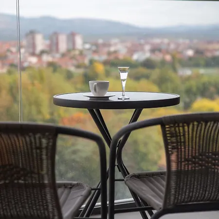 Premium Planet Deluxe & *