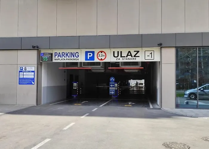 Premium Planet Deluxe Apartament Ni