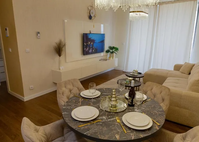 Premium Planet Deluxe Apartament Ni